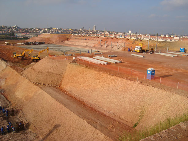 Estádio do Corinthians começando a ganhar forma