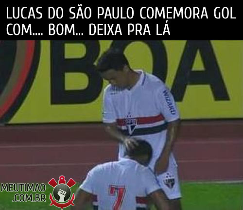 Lucas do São Paulo comemorando gol
