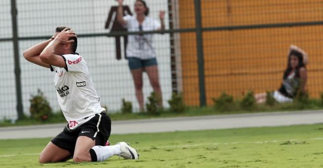 Corinthians teve oportunidade de virar a partida, mas acabou somente com o empate na tarde de hoje