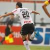 Danilo comemorando o gol da partida