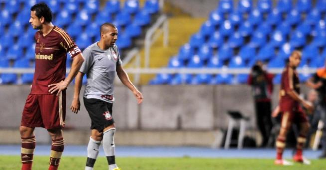 Fred e Emerson fizeram um gol cada um