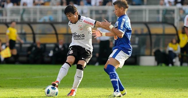 O Corinthians chutou muito no gol do Cruzeiro, mas muitas finalizações pra fora