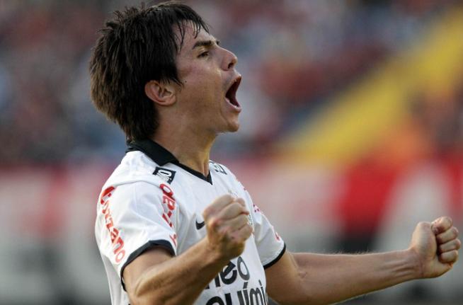 Corinthians consegue a quinta vitória consecutiva no Brasileirão