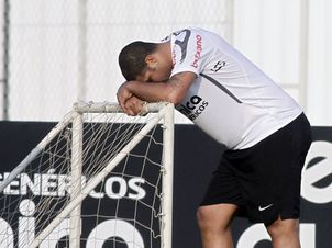 Adriano: carreira marcada por polêmicas nos últimos anos