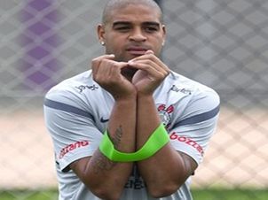 Adriano voltará a ficar preso no CT Joaquim Grava. De acordo com a assessoria de imprensa do clube, 