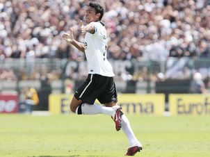 Antônio Carlos comemora gol diante do Fluminense, na final da Copinha