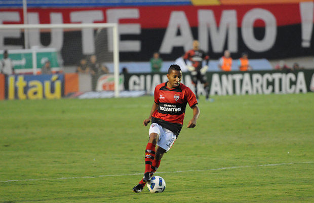 Ex-Atlético-GO, Vitor Júnior está paixonado pela ideia de defender o Corinthians na Libertadores de 