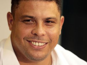 Ronaldo em entrevista ao Papo com Benja na 9ine, sede de sua empresa