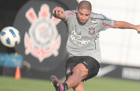 Adriano está louco pra jogar