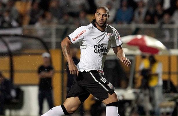 Adriano ficará de fora da partida contra o Cruzeiro