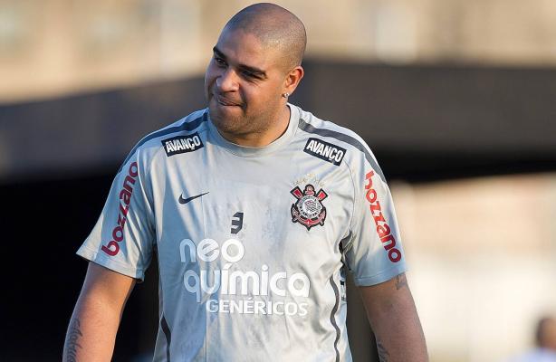 Adriano tem possibilidades de estrear contra o Vasco