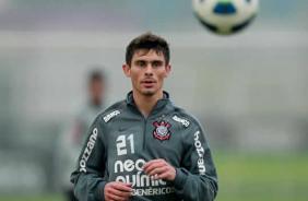Alex deve ficar com a vaga de Danilo