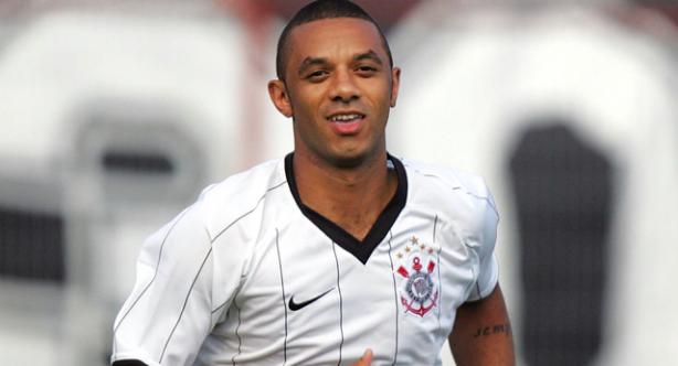 Cristian terá que pedir sua liberação para voltar ao Corinthians