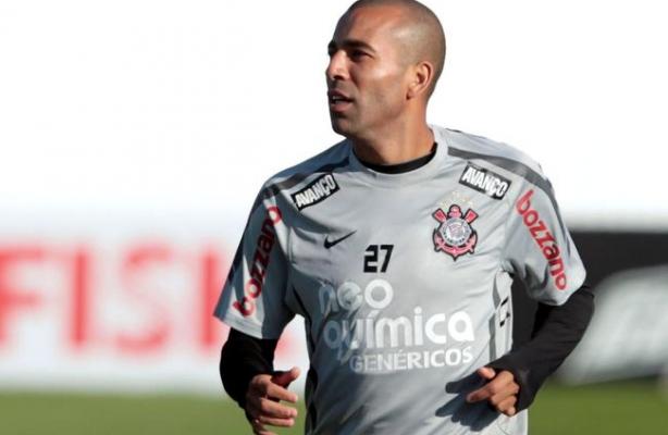 Emerson já cumpriu suspensão automática