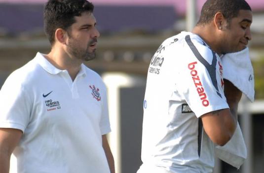 Estreia de Adriano no Corinthians deve ser contra o Atlético-GO