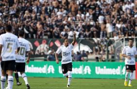 Jorge Henrique fez o primeiro gol da partida com um minuto de jogo