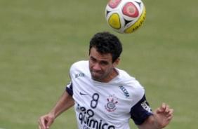 Leandro Castán teve seu contrato renovado até dezembro de 2013