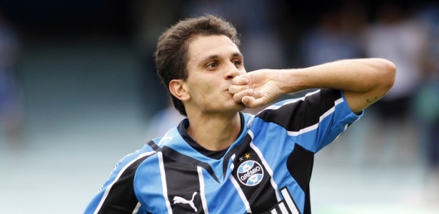 Timão contrata lateral Fábio Santos