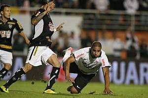 Timão vacila, e deixa Bota devolver a derrota.
