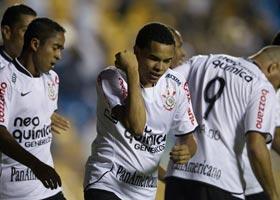 Corinthians comemora gol