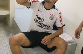 Paulo Andr comemora o titulo nos vestirios antes da partida entre Corinthians x Palmeiras, realizada esta tarde no estdio do Pacaembu, vlida pela 38 rodada do Campeonato Brasileiro de 2011