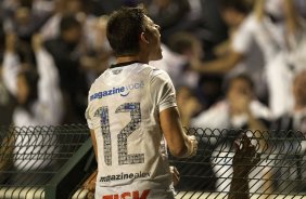 Alex comemora gol durante a partida entre Corinthians/Brasil x Vasco da Gama/Brasil, realizada esta noite no estdio do Pacaembu, jogo de volta, vlido pelas quartas de final da Copa Libertadores de Amrica 2012