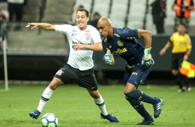 Rodriguinho e goleiro Jailson, do Palmeiras, durante Drbi no domingo das mes