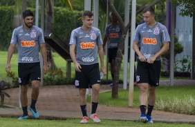 Bruno Mndez, Lucas Piton e Carlos Augusto durante treino do Corinthians na tarde desta quinta-feira