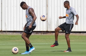 Yony e Marllon durante treino do Corinthians na tarde desta quinta-feira