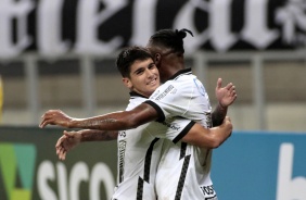 Araos e J marcaram os gols do Corinthians no jogo contra o Atltico Mineiro, pelo Brasileiro
