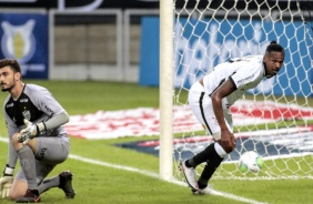 J marcou o primeiro gol do Corinthians contra o Atltico Mineiro