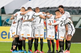 Elenco reunido durante partida entre Corinthians e Grmio, pelo Campeonato Brasileiro