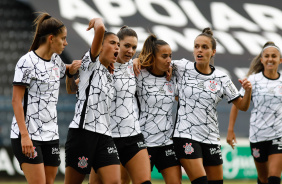 Jheni, Jaque, Gabi Zanotti, Juliete, Gabi Portilho e Diany em jogo do Corinthians