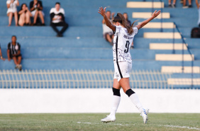 Jheniffer na vitria do Corinthians contra o So Jos pelo Campeonato Brasileiro Feminino 2022