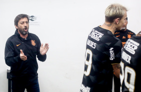 Presidente Dulio apoiando os jogadores do Corinthians