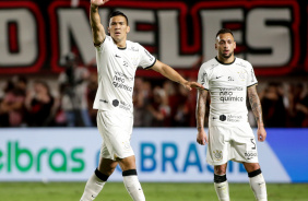 Balbuena e Maycon durante derrota do Corinthians