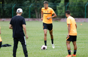 Joo Pedro durante o treino do Corinthians antes de encarar o Fast pela Copinha