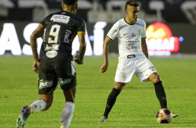 Cantillo passa a bola em empate com a Inter de Limeira no Paulisto