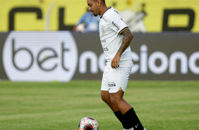 Matheus Bidu domina a bola em empate com a Inter de Limeira no Paulisto