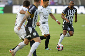 Romero conduz a bola em empate com a Inter de Limeira no Paulisto