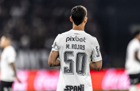 Matas Rojas com a camisa 50 no jogo entre Corinthians e Estudiantes, pela Sul-Americana
