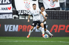 Rodrigo Garro e Fagner no jogo do Corinthians contra o Fluminense pelo Brasileiro