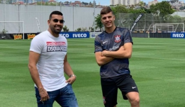 Andr Santos, ex-lateral do Corinthians, foi quem trouxe Eduardo Tanque no fim de 2019