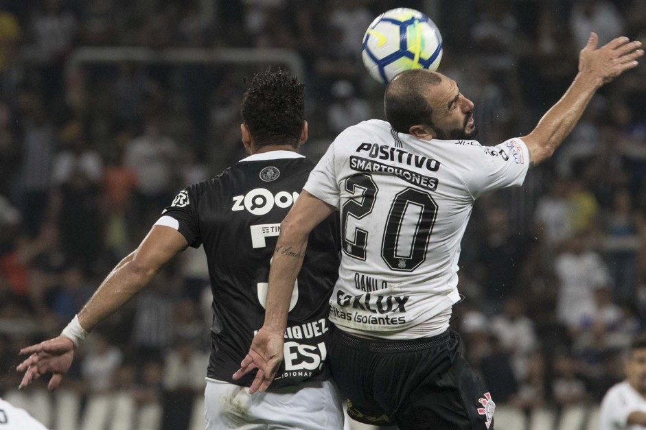 Jogadores do Corinthians lutaram at o fim para segurar a vitria