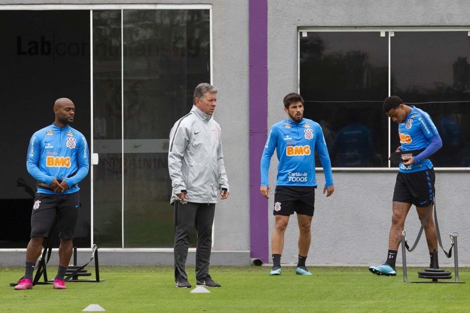 Love, Walmir Cruz, Mndez e Gustavo no primeiro treino para o duelo contra o Fluminense