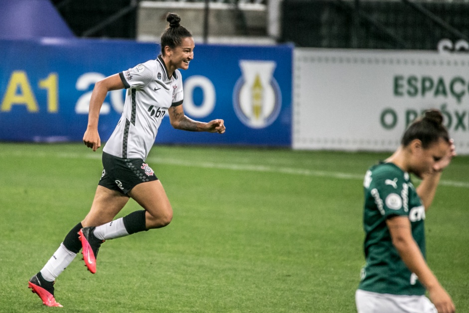 Poliana fez gol at em Drbi com a camisa do Corinthians Feminino