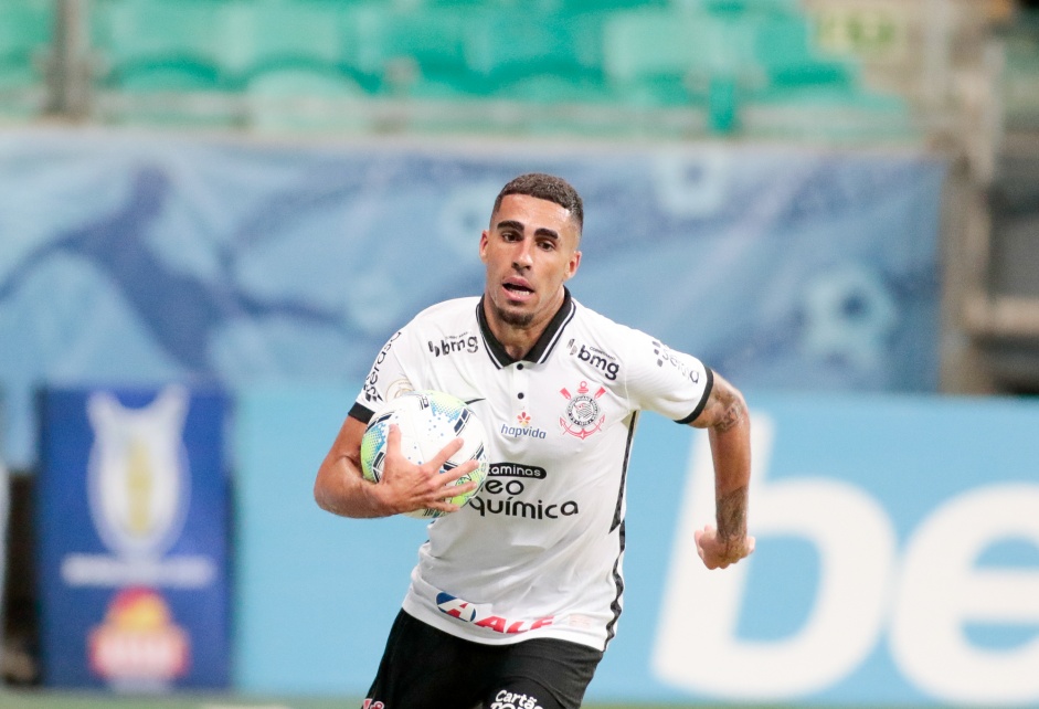 Gabriel marcou o nico gol do Corinthians contra o Bahia, na Fonte Nova