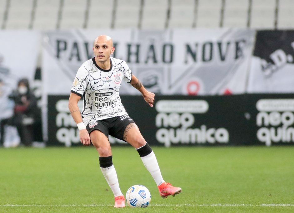 Fbio Santos durante a partida entre Corinthians e Internacional, vlida pelo Brasileiro