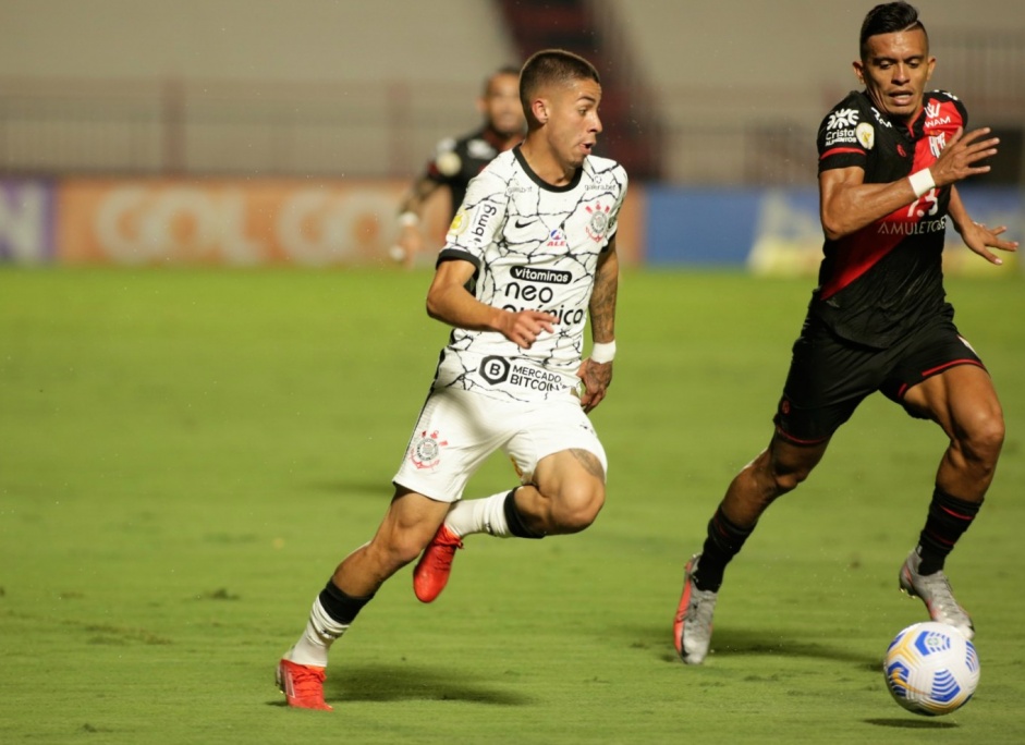 Gabriel Pereira durante empate entre Corinthians e Atltico-GO, pelo Campeonato Brasileiro