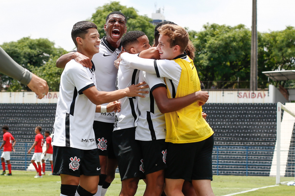 Corinthians vence o Deportivo Brasil pelo Campeonato Paulista Sub-17